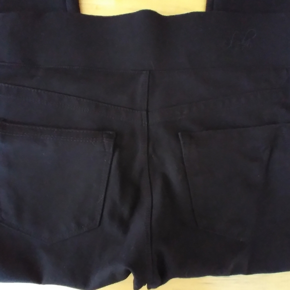 Lola Jeans Michelle Mid Rise Pull On Capri - Jersey Black - Picture 6 of 10